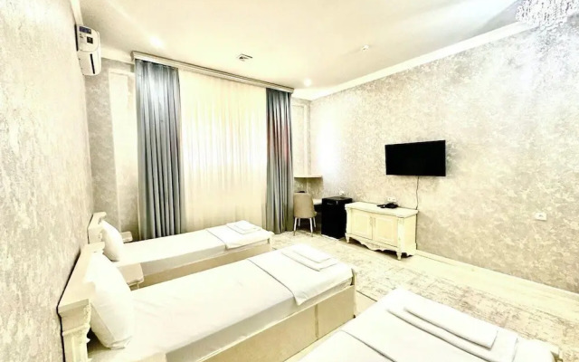 Almir Hotel