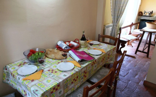 Cozy Countryside Cottage in Todi