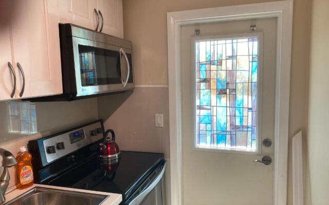 Hainsley Apartments at 1136