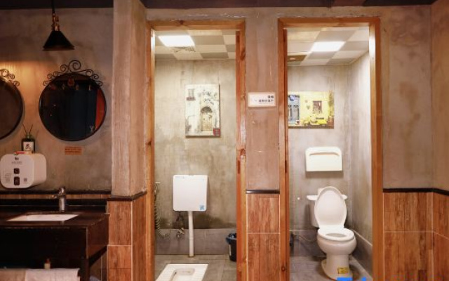 Panda Courtyard Youth Hostel (Kuanzhai Alley Branch)