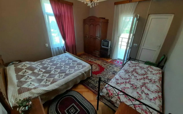 Kemeni Guest House