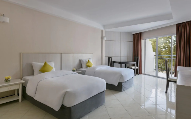Seapine Beach Golf and Resort Hua Hin
