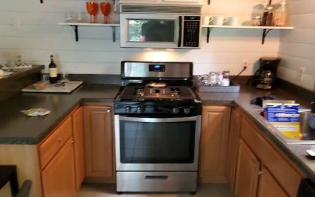 Paradise Pine Getaway Cabins