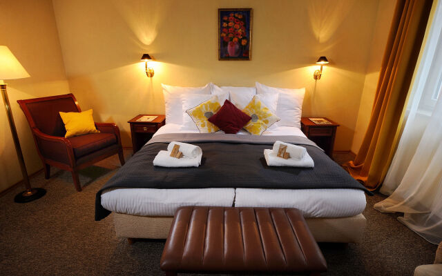 Garden Park Hotel