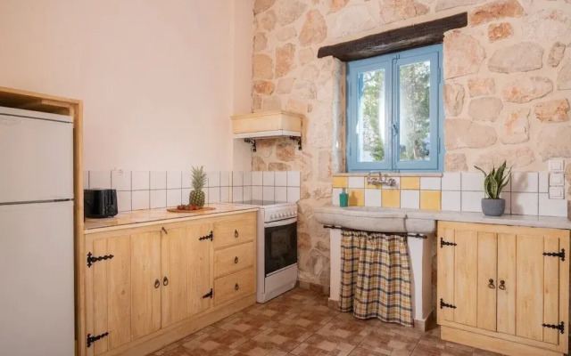 Strofilia Stone Residences