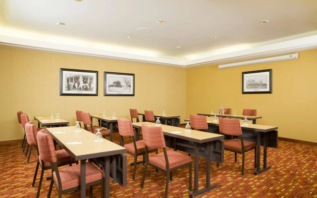 Courtyard by Marriott Boston Brookline