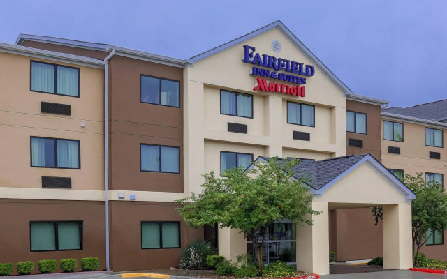 Fairfield Inn & Suites Victoria