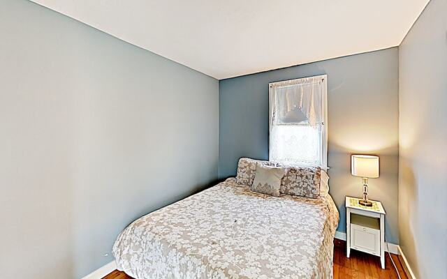 Oceanview Buzzards Bay Getaway by RedAwning