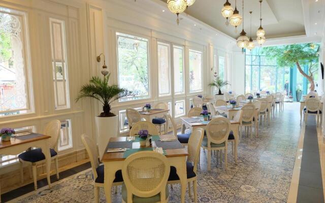 Noor Hotel