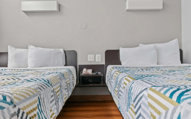 Motel 6 Ventura, CA - Beach