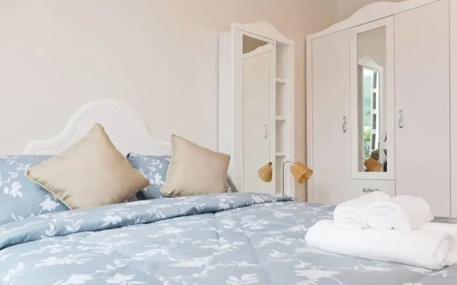 Favstay - The Base Uptown Phuket