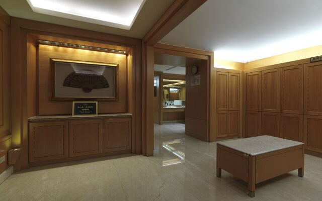 Monarch Plaza Hotel