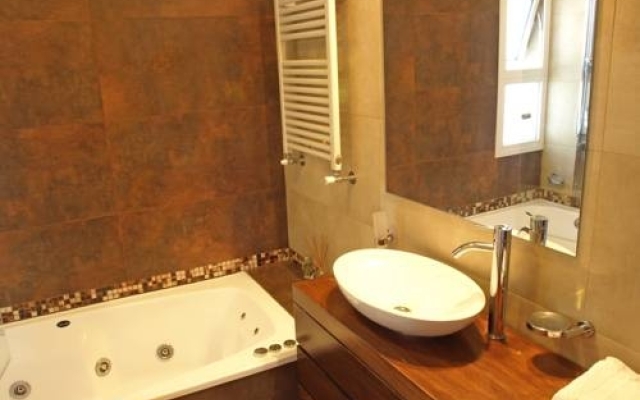 Lake View Apartment