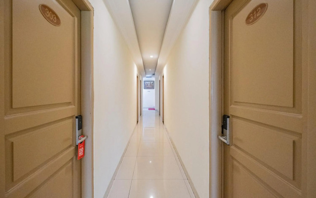 RedDoorz Plus @ Cideng Barat