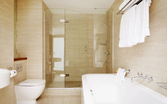 Apex City of London Hotel