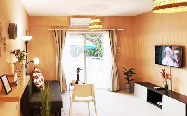 Seaside Maisonette 200M from sea