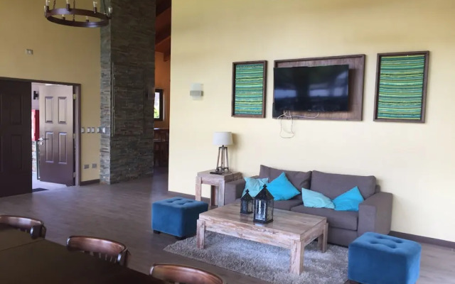 Casa Condominio Alicura