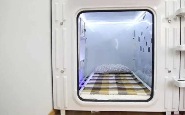Tigrodom Capsule Hotel — фото