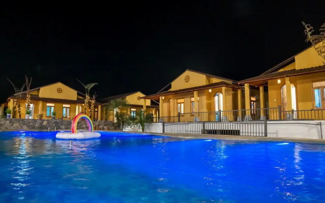 Sky Bay Lodge