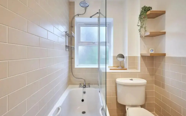 Host Stay Column Mews