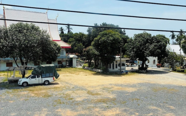 Apartment Wat Sawang Arom 08