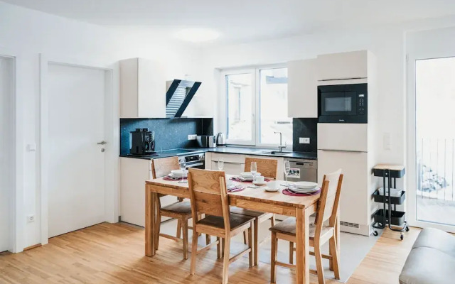 Magnificent Apartment With Phenomenal View Across the Bay, Nearby Appledore