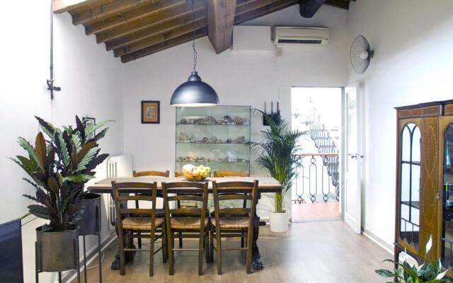 Lovely Apt 3min Walk to Ponte Vecchio