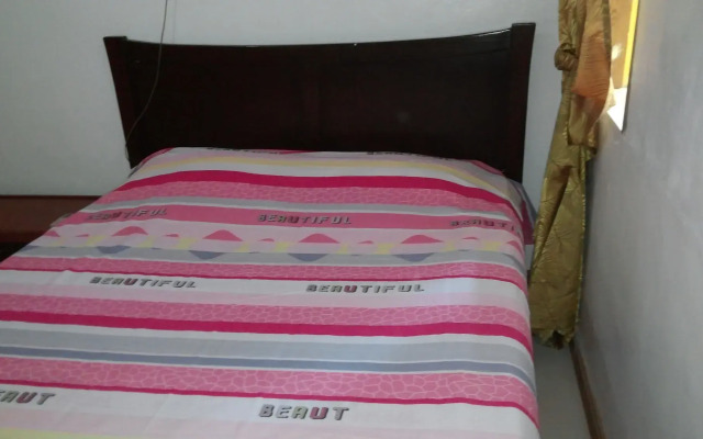 Yellow HOUSE Vacation Rental