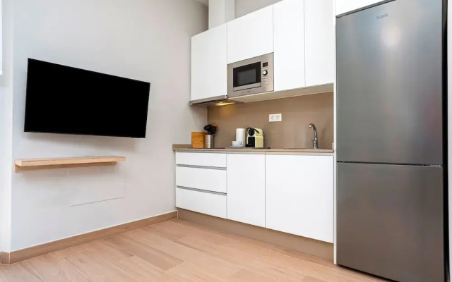 Nice apt With Terrace in Malaga Trinidad Grund B