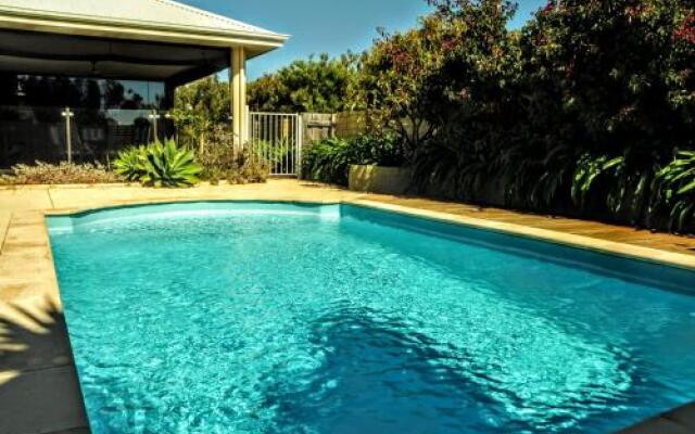 Halls Head Holiday Home