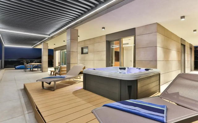 Luxury penthouse V
