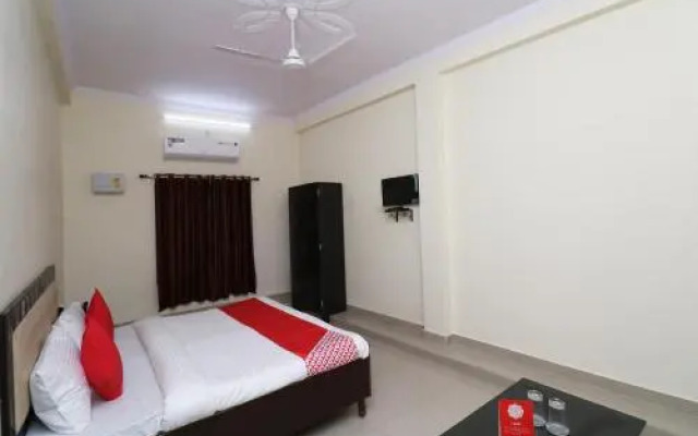 OYO 24823 Amrit Guest House
