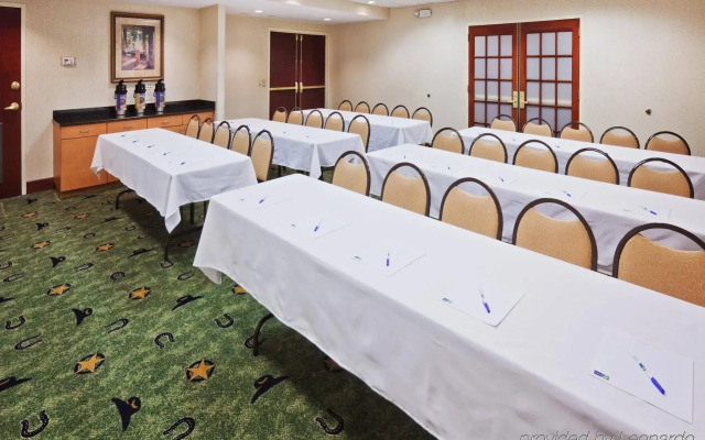 Holiday Inn Express Hotel and Suites Mesquite