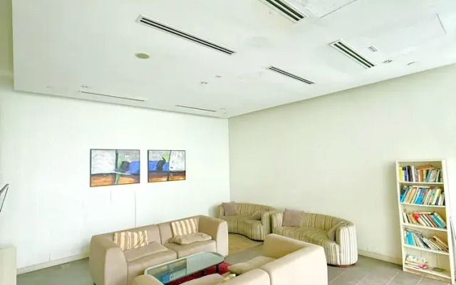 Crystal Suites At Ramada Hotel