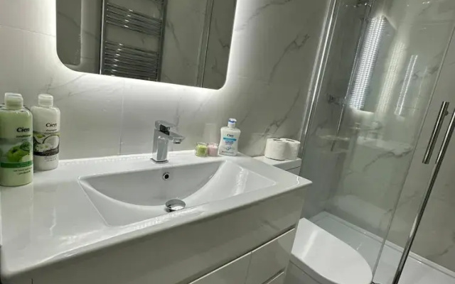 London 1 bed Luxe Flat Ilford Beautiful
