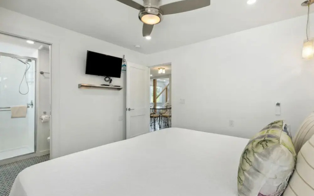 Blueberry Dunes Beach Cottage - Pet Friendly - Pool