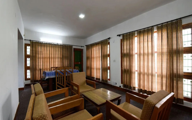 OYO Home 15642 Luxurious 2BHK