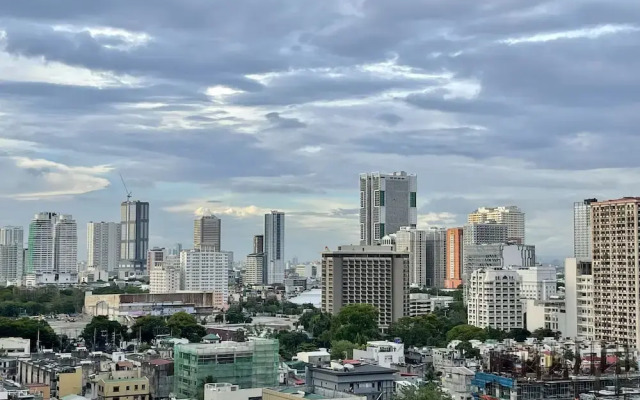Condo Unit With Balcony in Manila