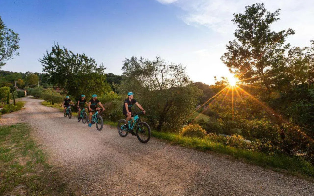 hu Norcenni Girasole Village