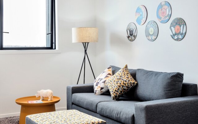 Roomie Apartment Hotel