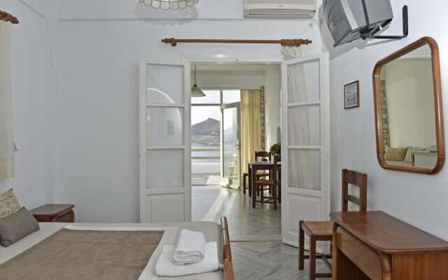 Hara Studios and Apartments