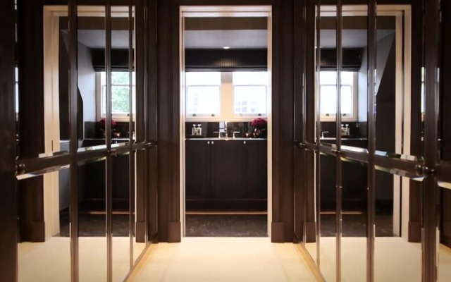 Beautiful 4-bed Flat in Mayfair