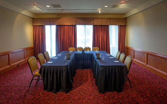 Red Lion Hotel & Conference Center - Seattle/Renton