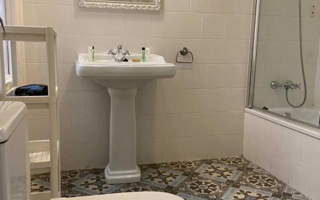 Lumine Suites Barcelona Hostal