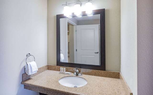 Hawthorn Suites by Wyndham Williston