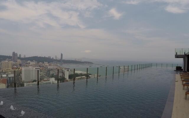 Pattaya Central Sea View Pool Suite