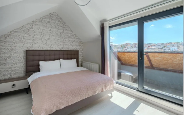 Sea View Duplex w Terrace in Goldenhorn
