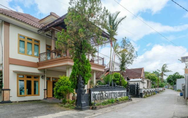 RedDoorz @ Savitri Hotel