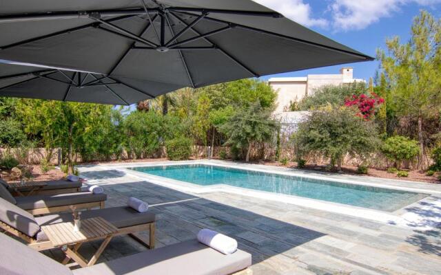Phaedrus Living: Amorosa 13 Beachside Villa