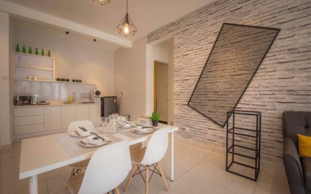 Arte S 3 Bedrooms Condo